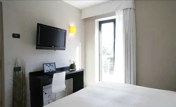 Aniene Hotel 3*